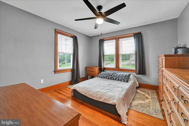 464 W MARKET ST, Hellam, PA 17406