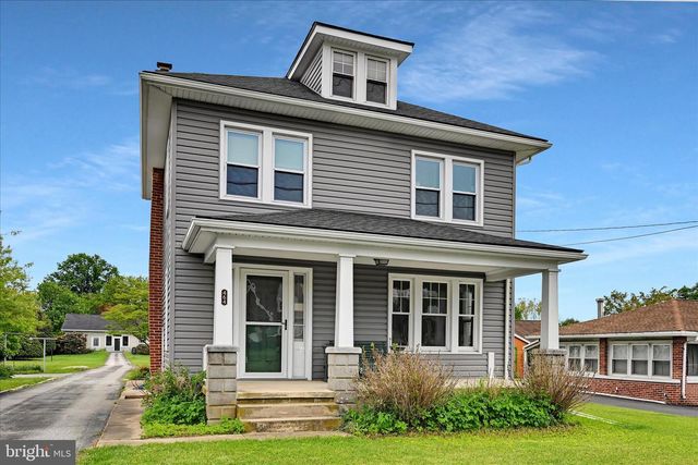 464 W MARKET ST, Hellam, PA 17406