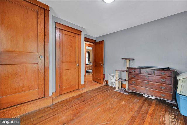 464 W MARKET ST, Hellam, PA 17406