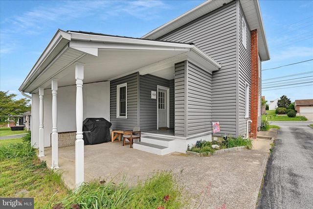 464 W MARKET ST, Hellam, PA 17406