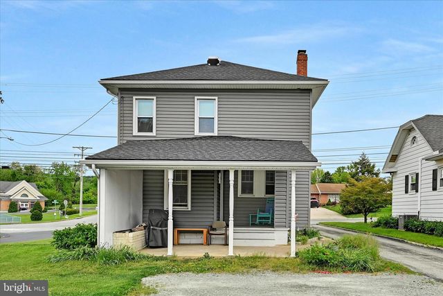 464 W MARKET ST, Hellam, PA 17406