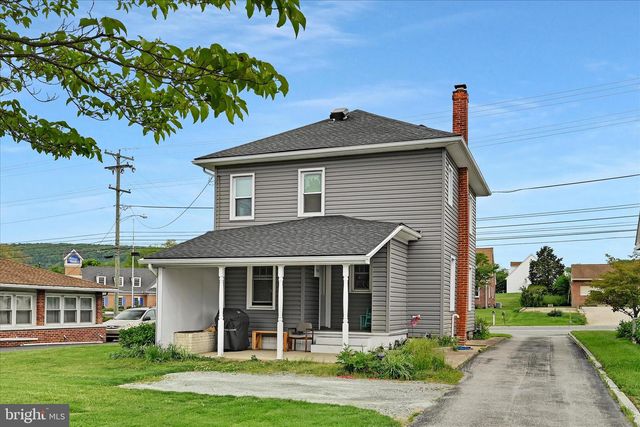 464 W MARKET ST, Hellam, PA 17406
