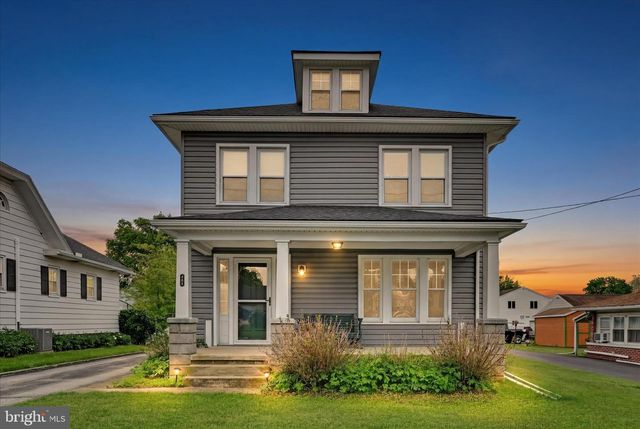 464 W MARKET ST, Hellam, PA 17406