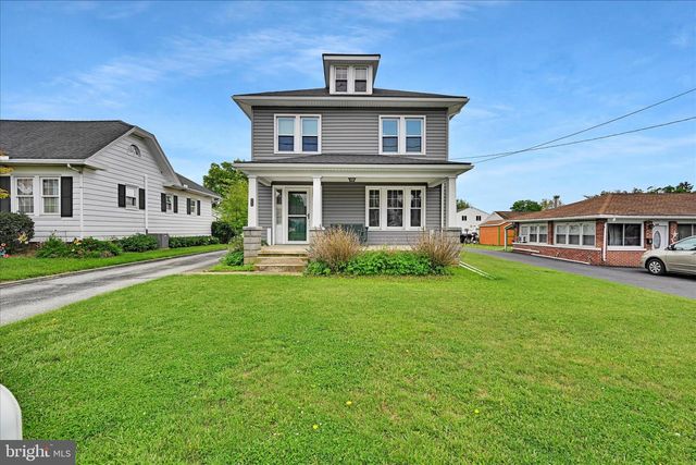 464 W MARKET ST, Hellam, PA 17406