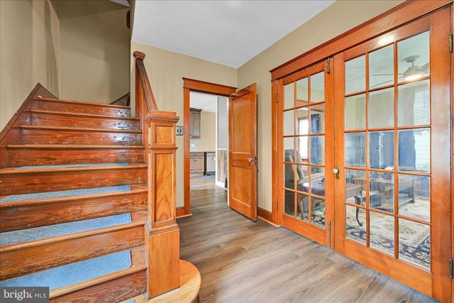 464 W MARKET ST, Hellam, PA 17406
