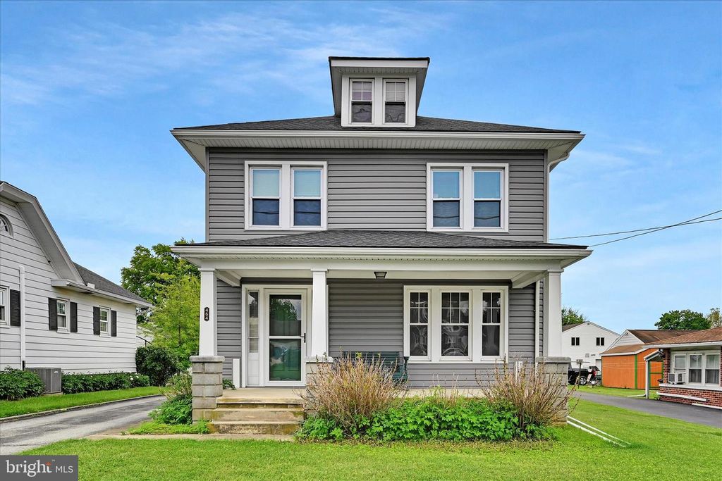 464 W MARKET ST, Hellam, PA 17406