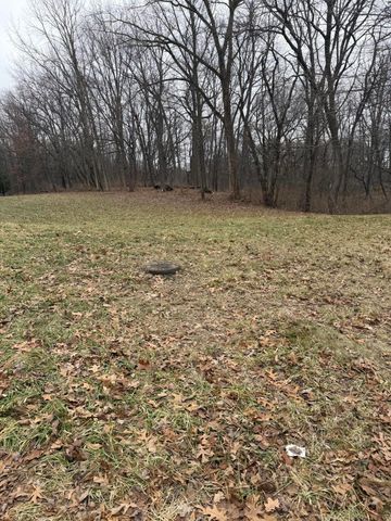 2400 Throughwoods Drive, Valparaiso, IN 46385