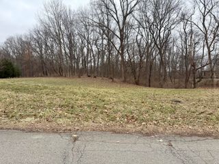 2400 Throughwoods Drive, Valparaiso, IN 46385