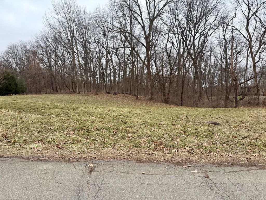 2400 Throughwoods Drive, Valparaiso, IN 46385