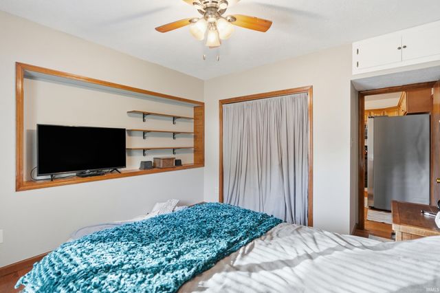 273 EMS R4 Lane, Pierceton, IN 46562