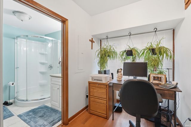 273 EMS R4 Lane, Pierceton, IN 46562