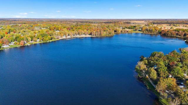 273 EMS R4 Lane, Pierceton, IN 46562