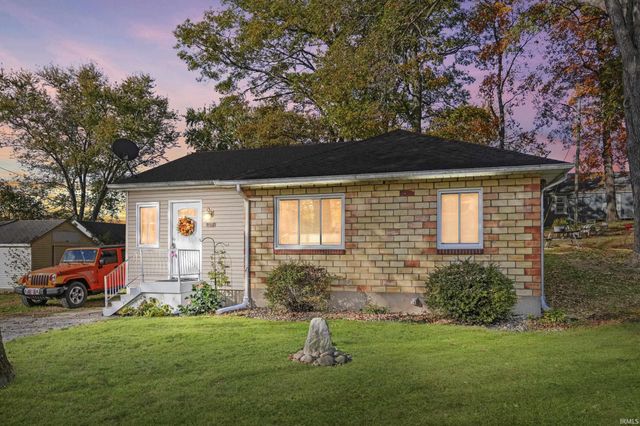 273 EMS R4 Lane, Pierceton, IN 46562