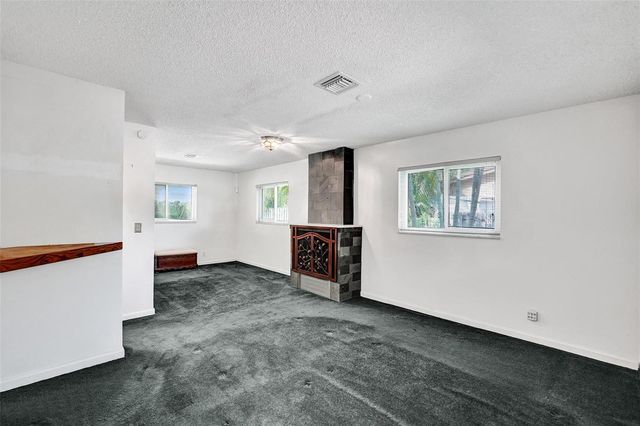 4731 NE 13 Avenue, Oakland Park, FL 33334