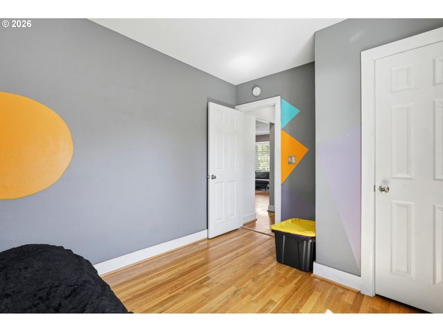 5514 Se MALDEN St, Portland, OR 97206