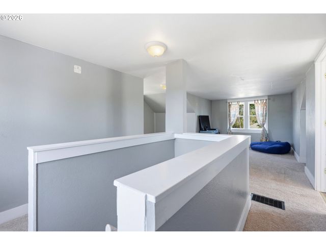 5514 Se MALDEN St, Portland, OR 97206