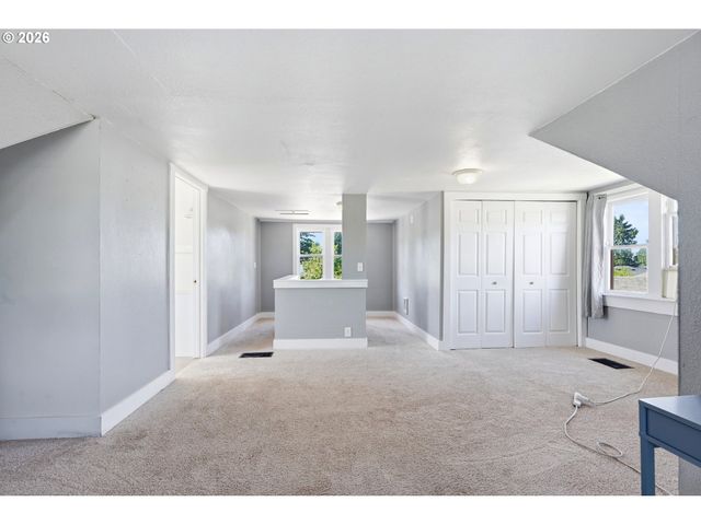 5514 Se MALDEN St, Portland, OR 97206