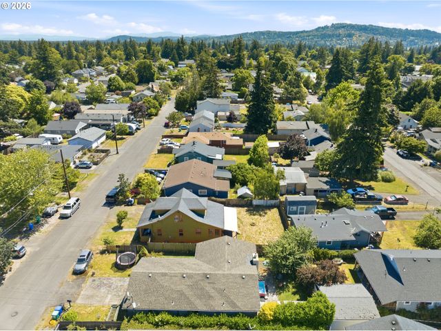 5514 Se MALDEN St, Portland, OR 97206