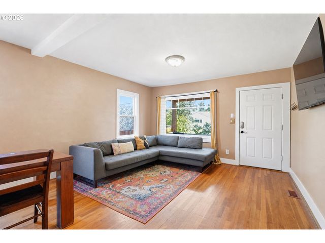 5514 Se MALDEN St, Portland, OR 97206