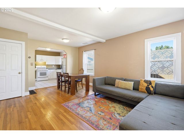 5514 Se MALDEN St, Portland, OR 97206