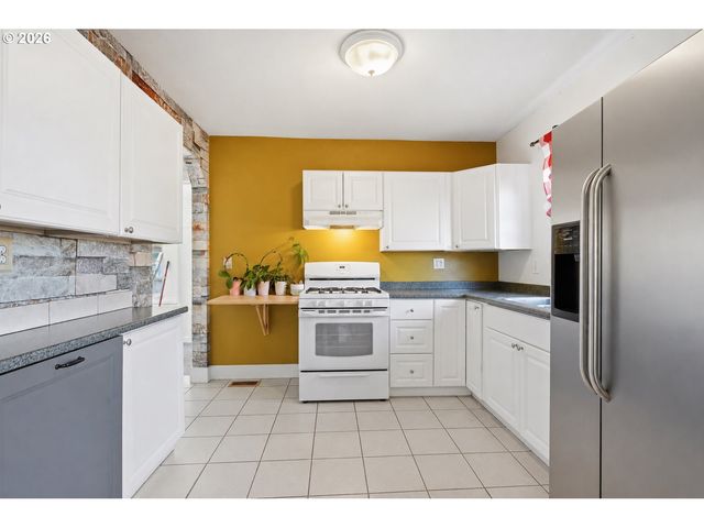 5514 Se MALDEN St, Portland, OR 97206