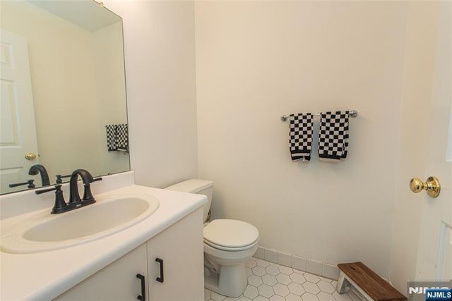 2141 Jordan Court, Mahwah, NJ 07430