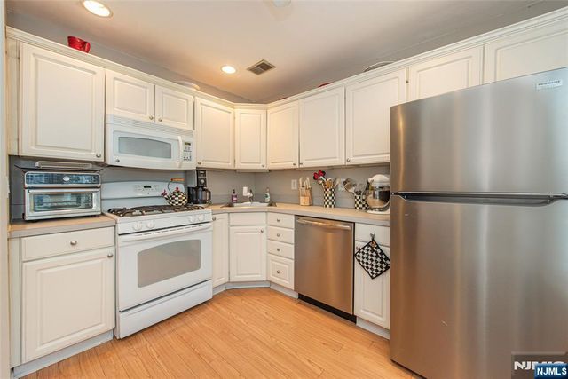 2141 Jordan Court, Mahwah, NJ 07430