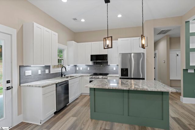 207 Eastview Drive, Pickens, SC 29671