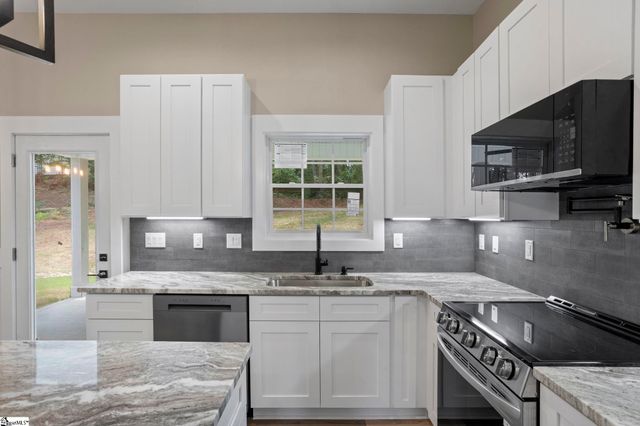 207 Eastview Drive, Pickens, SC 29671