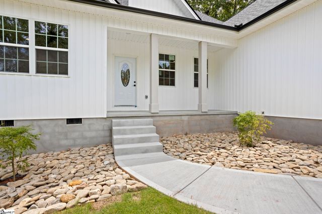 207 Eastview Drive, Pickens, SC 29671