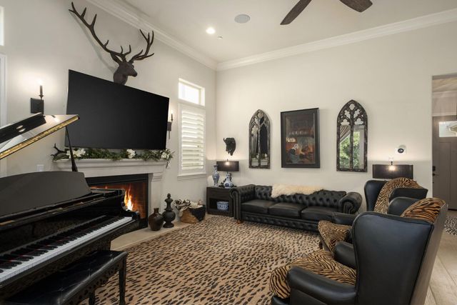 11865 N Ridgeway Drive, Fresno, CA 93730