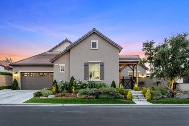 11865 N Ridgeway Drive, Fresno, CA 93730