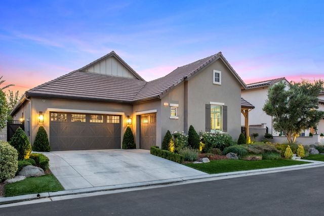 11865 N Ridgeway Drive, Fresno, CA 93730