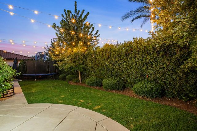 11865 N Ridgeway Drive, Fresno, CA 93730