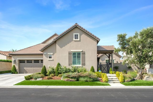11865 N Ridgeway Drive, Fresno, CA 93730