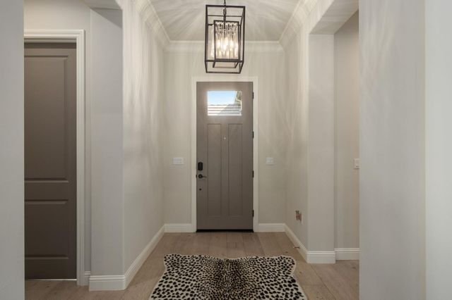 11865 N Ridgeway Drive, Fresno, CA 93730