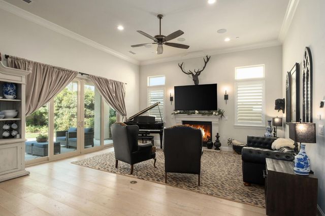 11865 N Ridgeway Drive, Fresno, CA 93730
