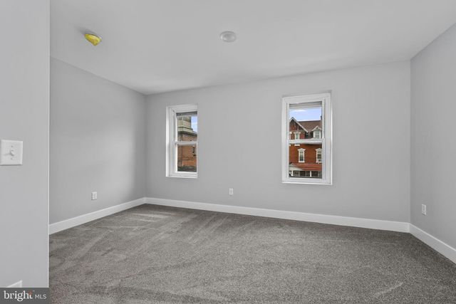 316 WALNUT ST, Royersford, PA 19468