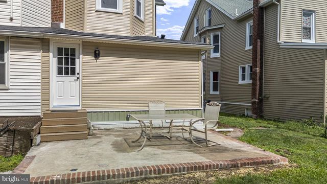 316 WALNUT ST, Royersford, PA 19468