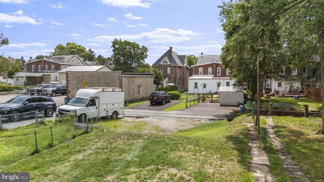 316 WALNUT ST, Royersford, PA 19468