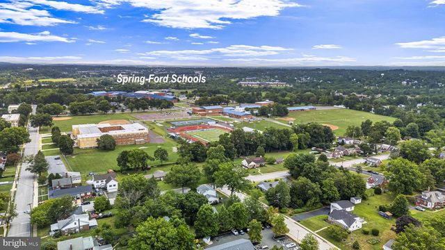 316 WALNUT ST, Royersford, PA 19468
