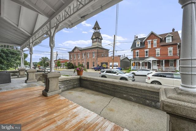 316 WALNUT ST, Royersford, PA 19468