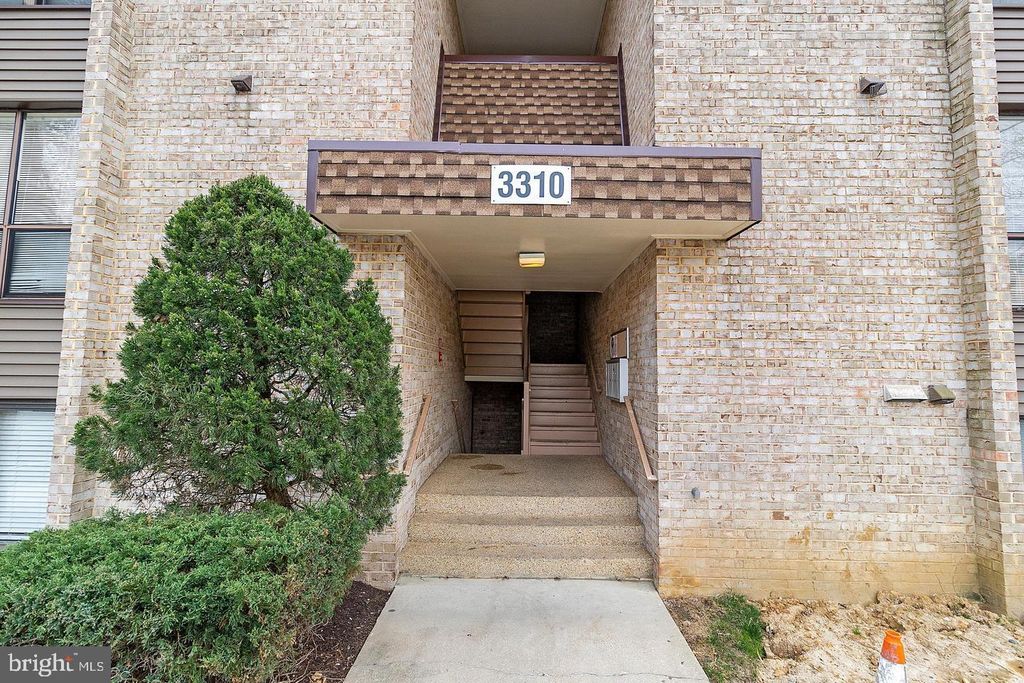 3310 HUNTLEY SQUARE DR #A2, Temple Hills, MD 20748