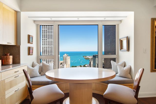 800 N MICHIGAN Avenue 4201, Chicago, IL 60611
