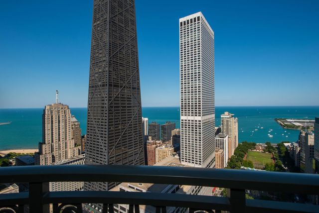 800 N MICHIGAN Avenue 4201, Chicago, IL 60611