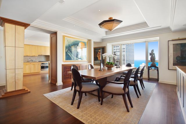 800 N MICHIGAN Avenue 4201, Chicago, IL 60611