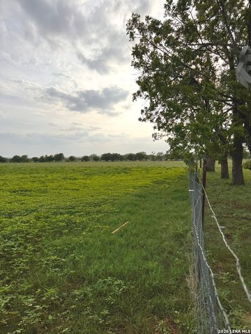 1115 County Road 669, Devine, TX 78016