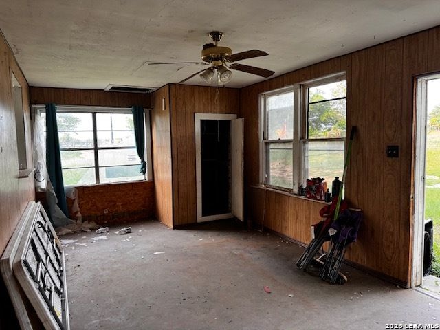 1115 County Road 669, Devine, TX 78016
