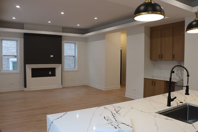 10009 S Beverly Avenue, Chicago, IL 60643