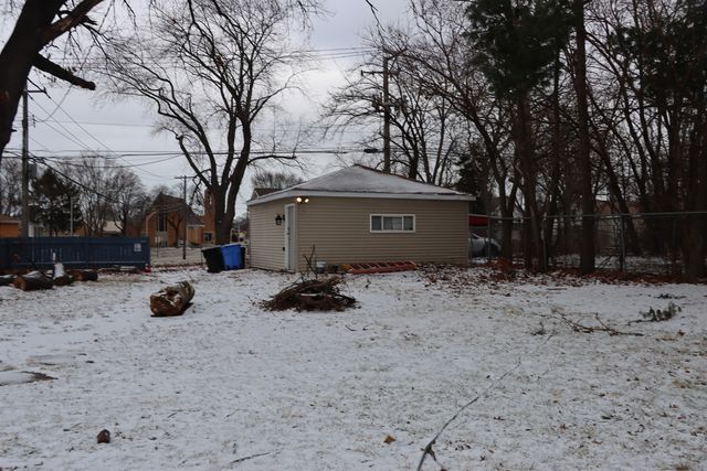 10009 S Beverly Avenue, Chicago, IL 60643